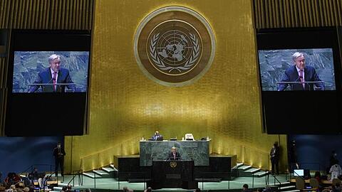 UN-Generalsekretär António Guterres spricht während der 76. Generaldebatte der UN-Vollversammlung. Die Taliban wollen in New York als Vertreter Afghanistans auftreten.