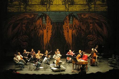 Vorher: Ernst Fuchs&rsquo; üppiger Post-Jugendstil passte meist kaum zur davor aufgeführten Musik.