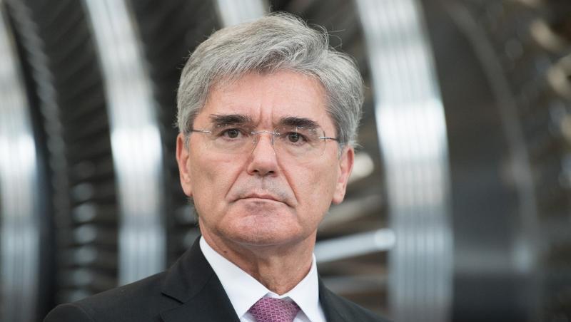 Siemens-Chef Joe Kaeser hatte Luisa Neubauer einen Sitz in einem Aufsichtsgremium des künftigen Unternehmens Siemens Energy angeboten - was die Fridays-for-Future-Aktivistin ablehnte. Siemens-Chef Joe Kaeser hatte Luisa Neubauer einen Sitz in einem Aufsichtsgremium des künftigen Unternehmens Siemens Energy angeboten - was die Fridays-for-Future-Aktivistin ablehnte.
