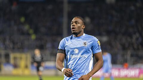 Endlich wieder (länger) Fußball spielen: Winter-Neulöwe Lucoqui, der beim 0:3 gegen Bielefeld sein Startelf-Comeback feierte.