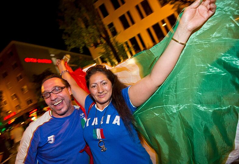 Italienischer Jubel auf der Leopoldstraße.