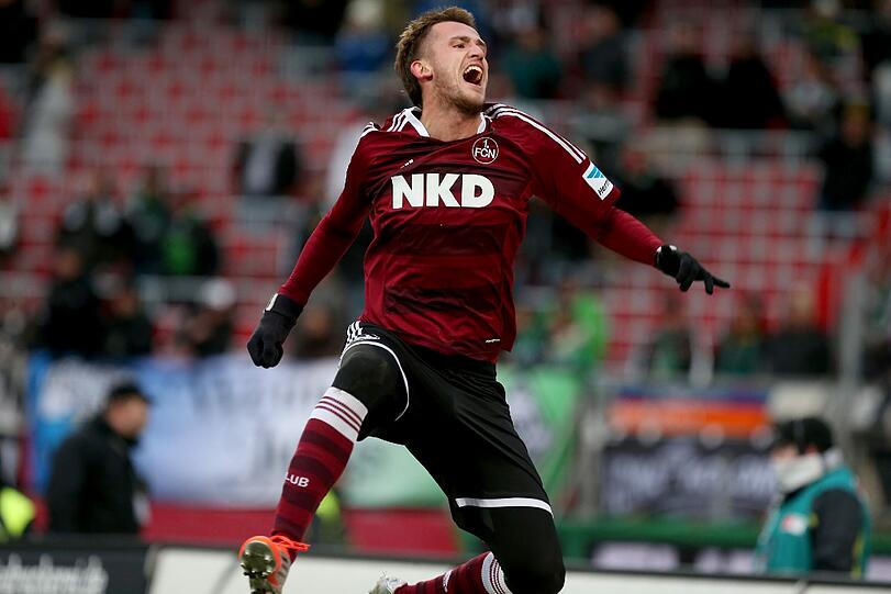 Tomas Pekhart jubelt über seinen Treffer zum 2:0.