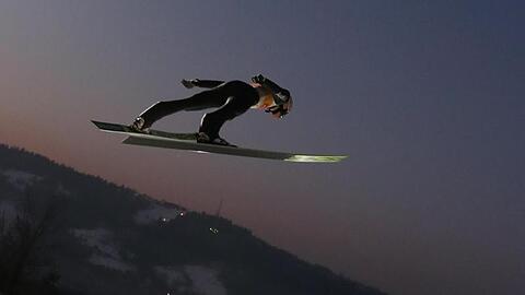 Hat die Führung im Weltcup verloren: Karl Geiger wurde in Sapporo nur Elfter.