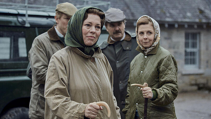 "The Crown": Auf dem Anwesen Balmoral gelten besondere Regeln für Besucher der Queen (links, Olivia Colman) "The Crown": Auf dem Anwesen Balmoral gelten besondere Regeln für Besucher der Queen (links, Olivia Colman)