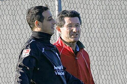 &bdquo;Bochum schmiert ab, Hannover punktet nicht&ldquo;: Fürths Chef Helmut Hack (rechts) und Manager Rachid Azzouzi glauben an den Club.