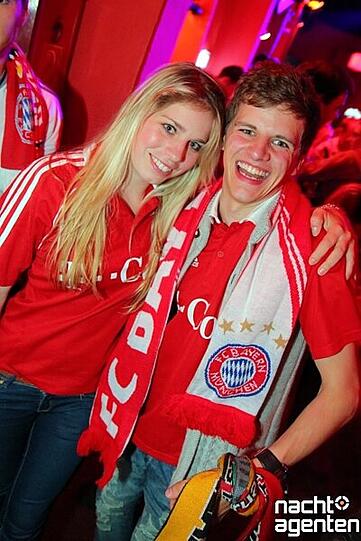Auch beim "Musikverkehr" in der Nachtgalerie tummelten sich die Bayern-Fans. Mehr Bilder unter: www.nachtagenten.de