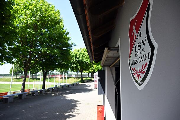 Unter anderem wegen Schwarzarbeit gab es empfindliche Strafen gegen die Verantwortlichen des TSV Aubstadt. (Archivbild)