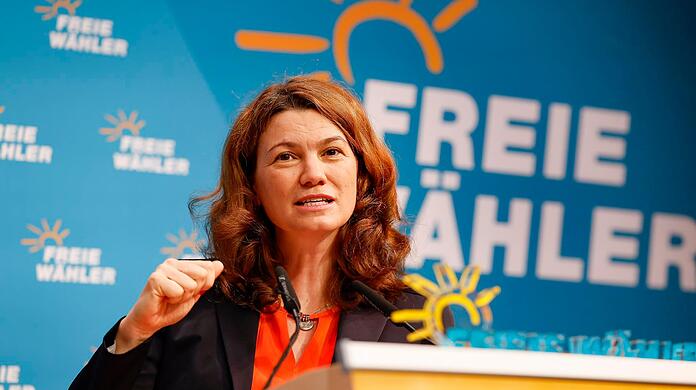 Tanja Schweiger, FW-Landrätin in Regensburg, möchte, dass der Bund für geforderte Gesetze auch Geld zur Verfügung stellt. Tanja Schweiger, FW-Landrätin in Regensburg, möchte, dass der Bund für geforderte Gesetze auch Geld zur Verfügung stellt.