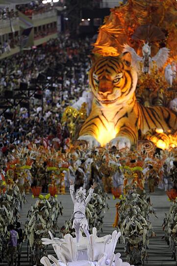 Samba in Rio 2012: Die Bilder vom Zuckerhut. Mit Fergie und Jennifer Lopez