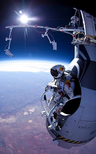 Extremsportler Felix Baumgartner will aus dem Weltall in 37 Kilometer Höhe abspringen und die Schallmauer durchbrechen.
