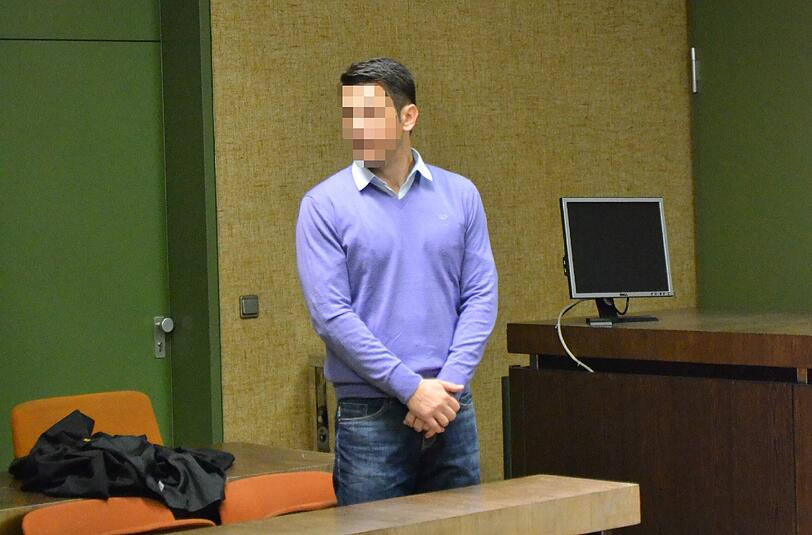 Der Angeklagte Sasa R. (43) vor dem Münchner Landgericht. Mit einem Hilti-Bohrhammer ist er mit einem Komplizen in ein Juweliergeschäft eingebrochen.