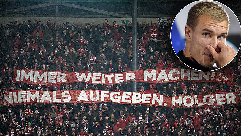 Mutmacher für Holger Badstuber: Das Transparent der Bayern-Fans während des Spiels gegen den FC Augsburg. Mutmacher für Holger Badstuber: Das Transparent der Bayern-Fans während des Spiels gegen den FC Augsburg.