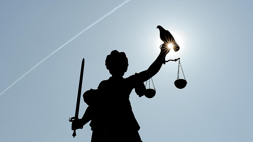 Justitia grüßt auch bei Fleischklopfern.