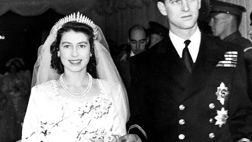 20. November 1947: Prinzessin Elizabeth von England heiratet
20. November 1947: Prinzessin Elizabeth von England heiratet Prinz Philip von Griechenland und Dänemark. 20. November 1947: Prinzessin Elizabeth von England heiratet
20. November 1947: Prinzessin Elizabeth von England heiratet Prinz Philip von Griechenland und Dänemark.