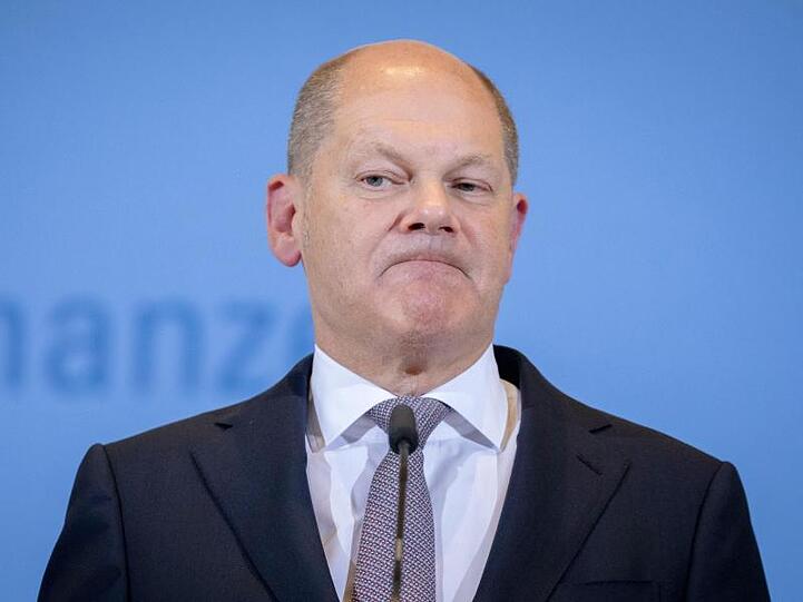 Olaf Scholz (SPD), Bundesminister der Finanzen, spricht auf einer Pressekonferenz.