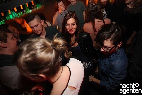 Hip Hop, Trap, Dancehall and more. Das Crux verspricht seinen Gästen einen "nicen" Abend. Mehr Bilder von dem langen Partyabend: www.nachtagenten.de