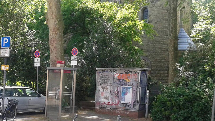 Die Bombendrohung kam aus dieser Kölner Telefonzelle Die Bombendrohung kam aus dieser Kölner Telefonzelle