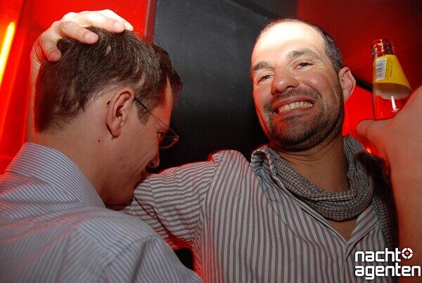 Flirten und feiern, tanzen und trinken - der Samstag in der Milchbar. Mehr Bilder unter: www.nachtagenten.de