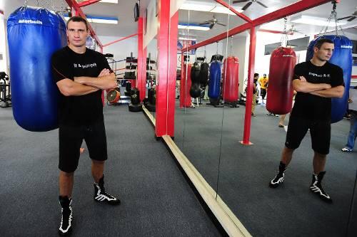 &bdquo;Wenn ich fit bin, kann mich keiner schlagen. Ich bin fit!&ldquo; Vitali Klitschko, der in der Nacht auf Sonntag (4.30 Uhr, RTL) seinen WM-Titel gegen Chris Arreola verteidigt.