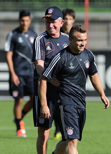 Spannung vor der ersten Champions-League-Prüfung gegen Valencia: Der FC Bayern hat am Dienstagabend nochmal traininert. Hier gibt's die Bilder von der Säbener