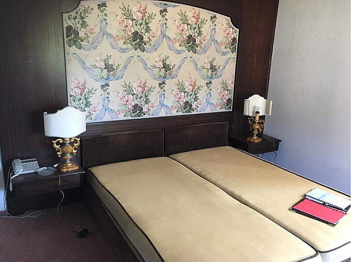 Das Inventar des ehemaligen Luxus-Hotels in Bad Wiessee wird versteigert.