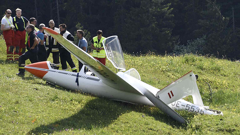 Im Gebirgstal Valepp legte ein Segelflugzeug eine Bruchlandung hin.