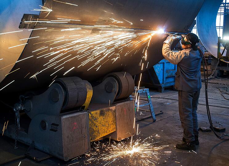 Immer mehr Bundesbürger haben eine Arbeit. Mit 43,2 Millionen hat einem Bericht zufolge die Zahl der Beschäftigten im dritten Quartal 2015 ein neues Allzeithoch erreicht.