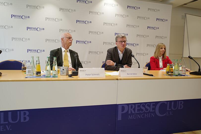 Bernd Sibler, seit einem Jahr Staatsminister für Wissenschaft und Kunst, stellt sich im Presseclub den Journalistenfragen.