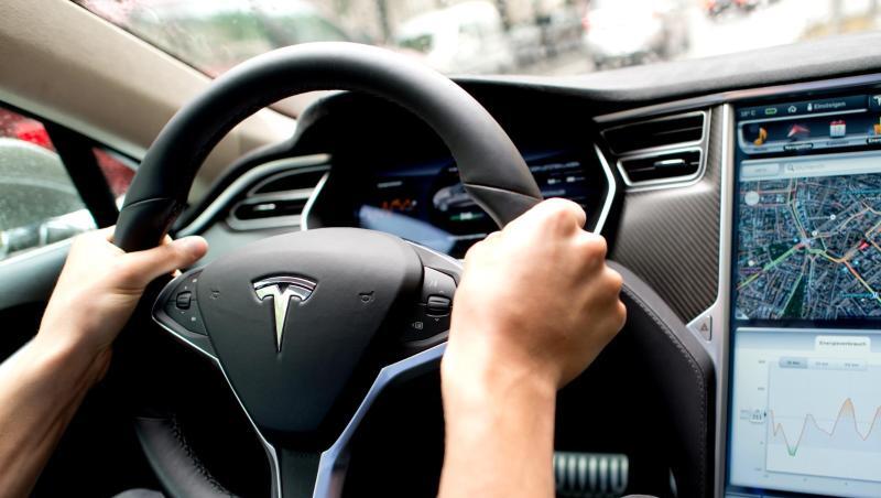 Mit seinem Tesla lieferte sich der 40-Jährige ein Rennen gegen einen BMW.
