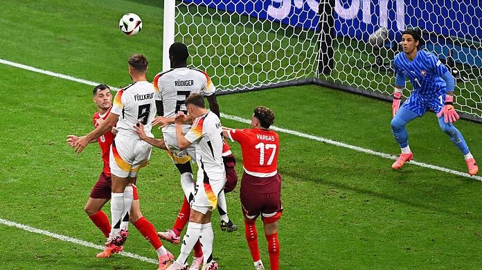 Niclas Füllkrug trifft zum 1:1 gegen die Schweiz.