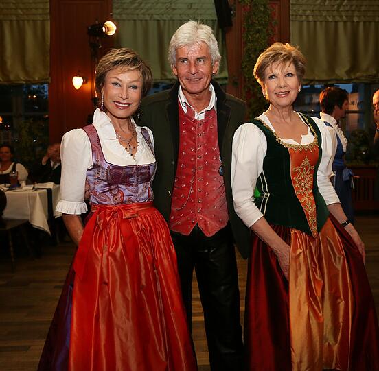 Fesch, fesch! Dr. Antje Katrin Kühnemann, Moderator Frederic Meisner und Carolin Reiber.