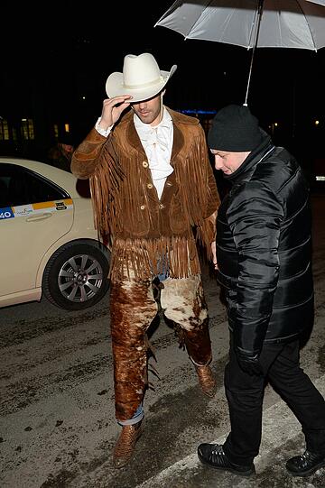 Manuel Neuer hat sich als Old Shatterhand verkleidet