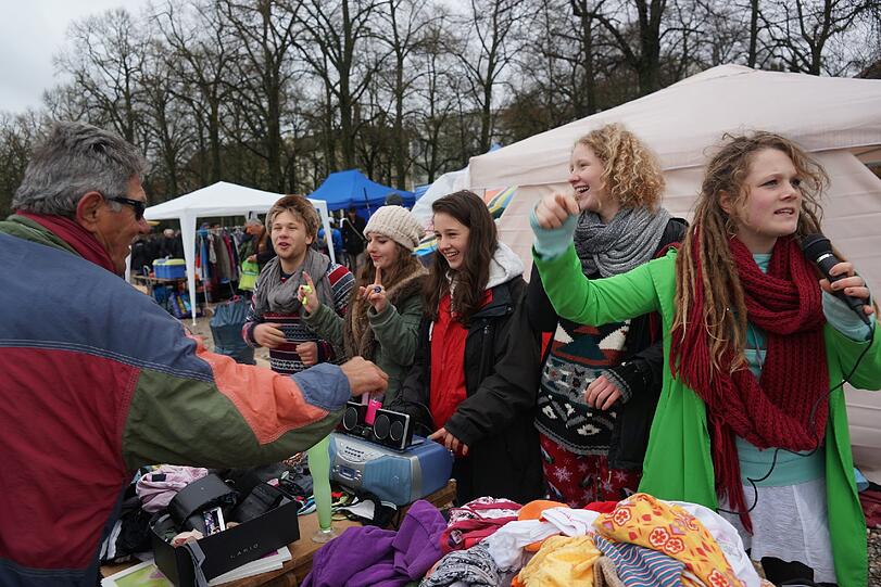 Flohmarkt auf der Theresienwiese: Die Bilder vom Riesenflohmarkt! - Ludwigsvorstadt - Abendzeitung München