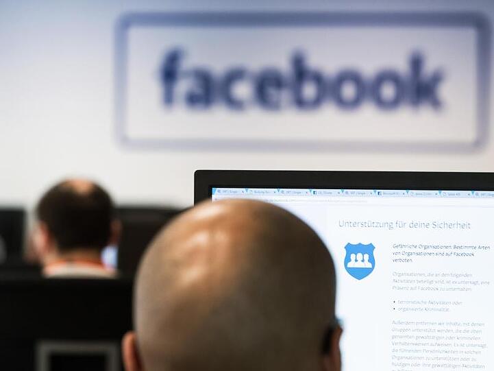 Blick ins Löschzentrum von Facebook in einem Service-Center in Berlin.