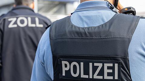 Bei einem Reisenden wurde der Zoll fündig, die Polizei brachte den Mann in Untersuchungshaft. (Symbolfoto)