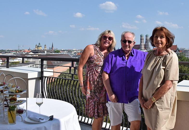 Einen Afternoon Tea mit Ausblick durften Dr. Simon Klaus und seine Frau Marion mit Begleitung genießen.
