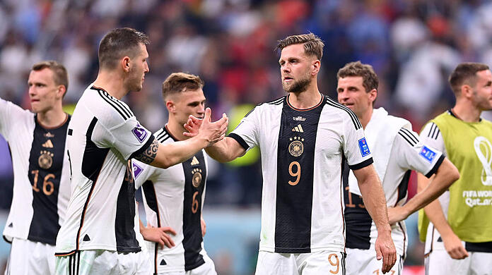 Die Deutsche Nationalmannschaft nach ihrem Spiel gegen Spanien.