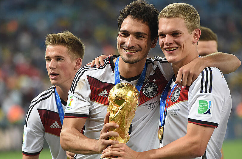 Weltmeister vielleicht bald Kollegen beim BVB? Mats Hummels (l) und Matthias Ginter.
