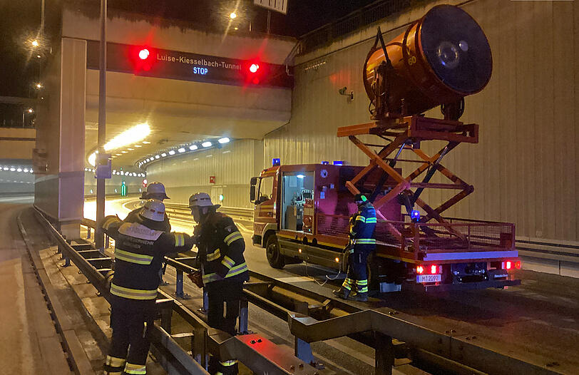 Nach einem Brand in der Nacht zum 18. April bleibt der Luise-Kiesselbach-Tunnel vorerst gesperrt.