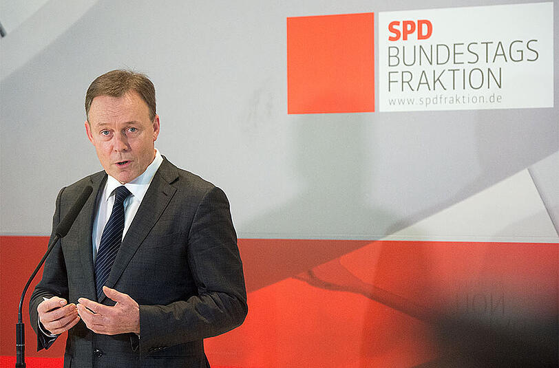 SPD-Fraktionschef Thomas Oppermann möchte sich nicht zur Aussageverweigerung Hartmanns in der Edathy-Affäre äußern. (Archivbild)