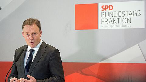 SPD-Fraktionschef Thomas Oppermann möchte sich nicht zur Aussageverweigerung Hartmanns in der Edathy-Affäre äußern. (Archivbild)