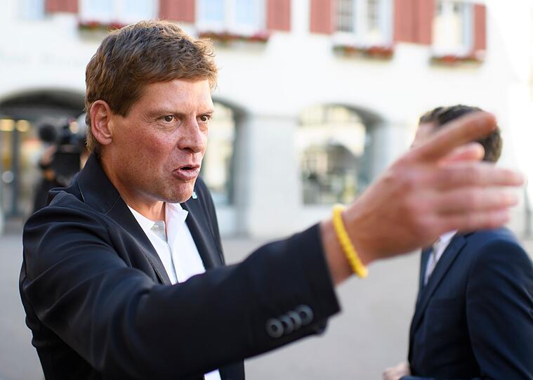Was geschah am Hamburger Flughafen wirklich? Ein Angestellter im Sicherheitsbereich erstattete Anzeige gegen Jan Ullrich.