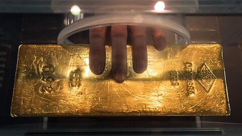 Gold zum Anfassen im Geldmuseum der Bundesbank. (Archivbild)