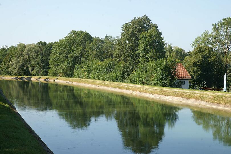 Eine Flußfahrt, die ist lustig! Die AZ hat sich auf einem Floß in die Isarfluten gestürzt. Bilder zum Genießen - Eine Floßfahrt in vielen Fotos. Viel Spaß beim Klicken!
