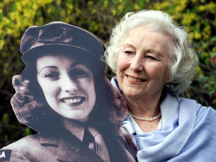 Vera Lynn ist im Alter von 103 Jahren gestorben.