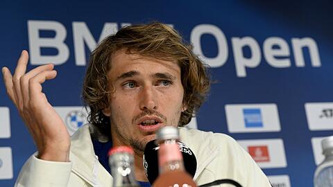 Tennisprofi Alexander Zverev bei einer Pressekonferenz in München.