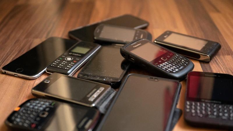 In deutschen Haushalten liegen laut Branchenverband Bitkom 199,3 Millionen alte Smartphones oder Handys. In deutschen Haushalten liegen laut Branchenverband Bitkom 199,3 Millionen alte Smartphones oder Handys.