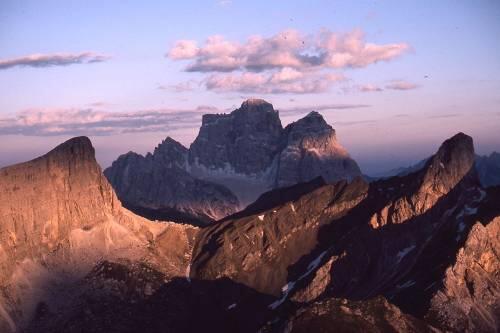 Auf der Suche nach dem Blauen Stein: Gerhard Baur erkundet in "Dolomiten - Mythen aus Stein" den Berg-Zauber.