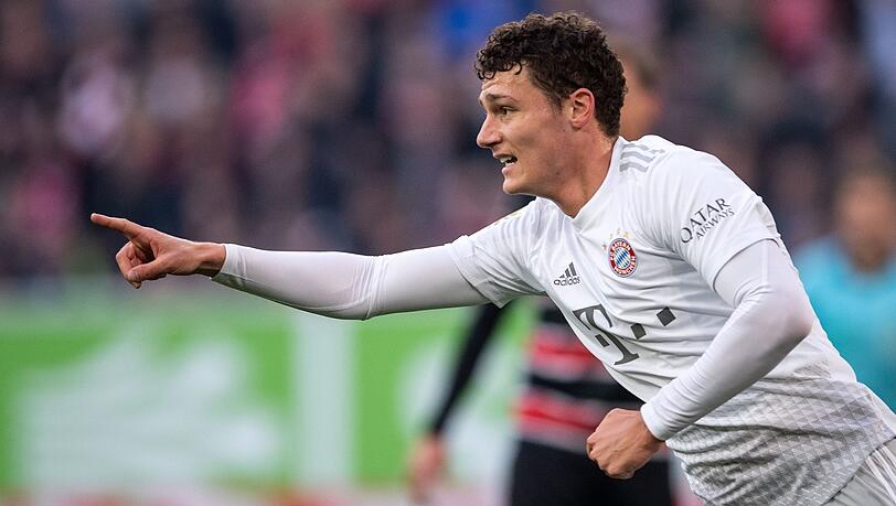 Benjamin Pavard jubelt nach seinem Treffer zur 1:0-Führung bei Fortuna Düsseldorf.