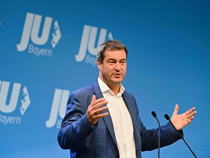 Markus Söder (CSU), Ministerpräsident von Bayern, hält eine Rede. Foto: Nicolas Armer